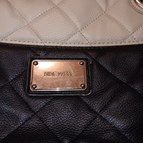 SOLD Nine west Purse - Picture 3 of 8